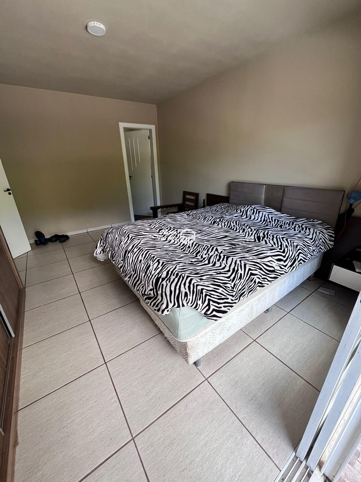 Casa à venda com 3 quartos, 250m² - Foto 14