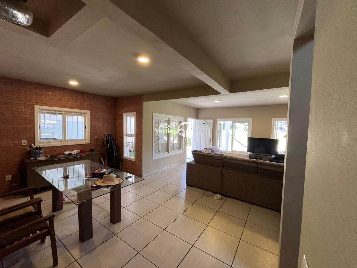 Casa à venda com 3 quartos, 250m² - Foto 9